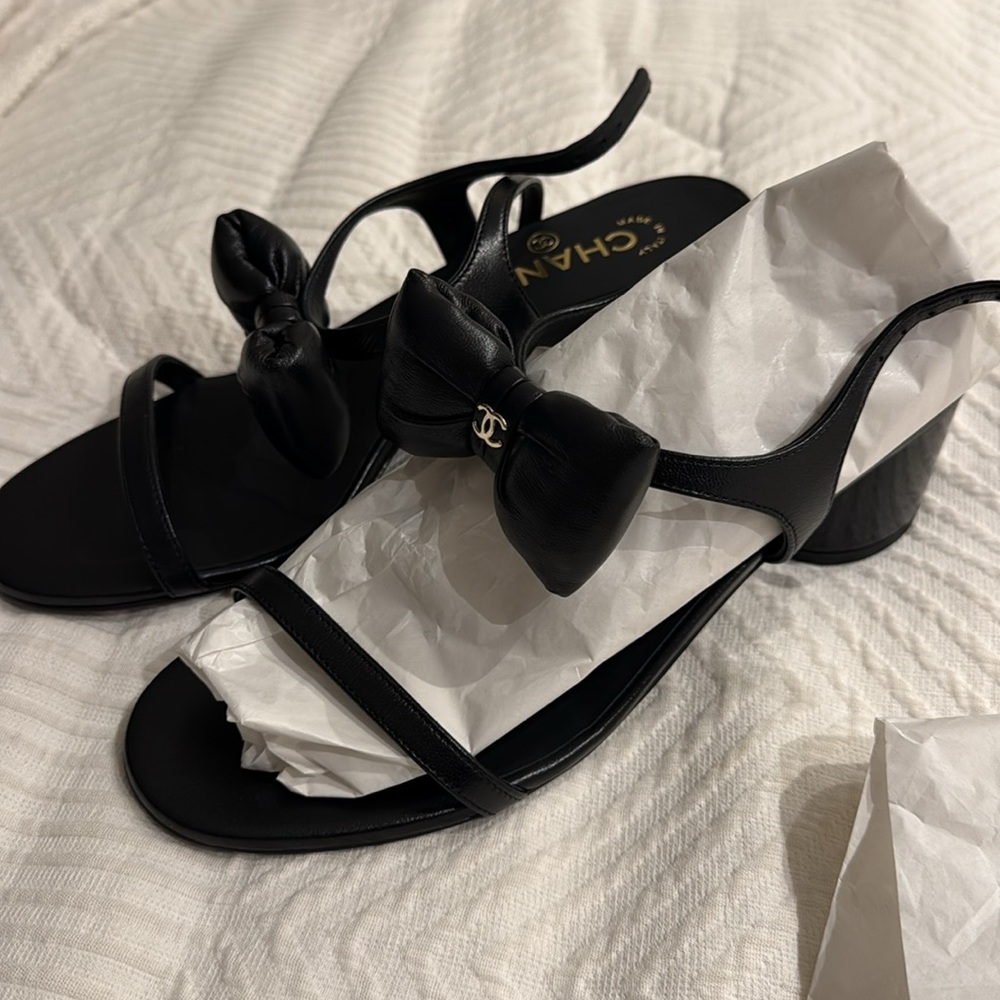 Chanel new bow sandals - Picture 7 of 17